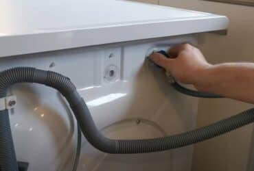 How-to-disconnect-a-washing-machine